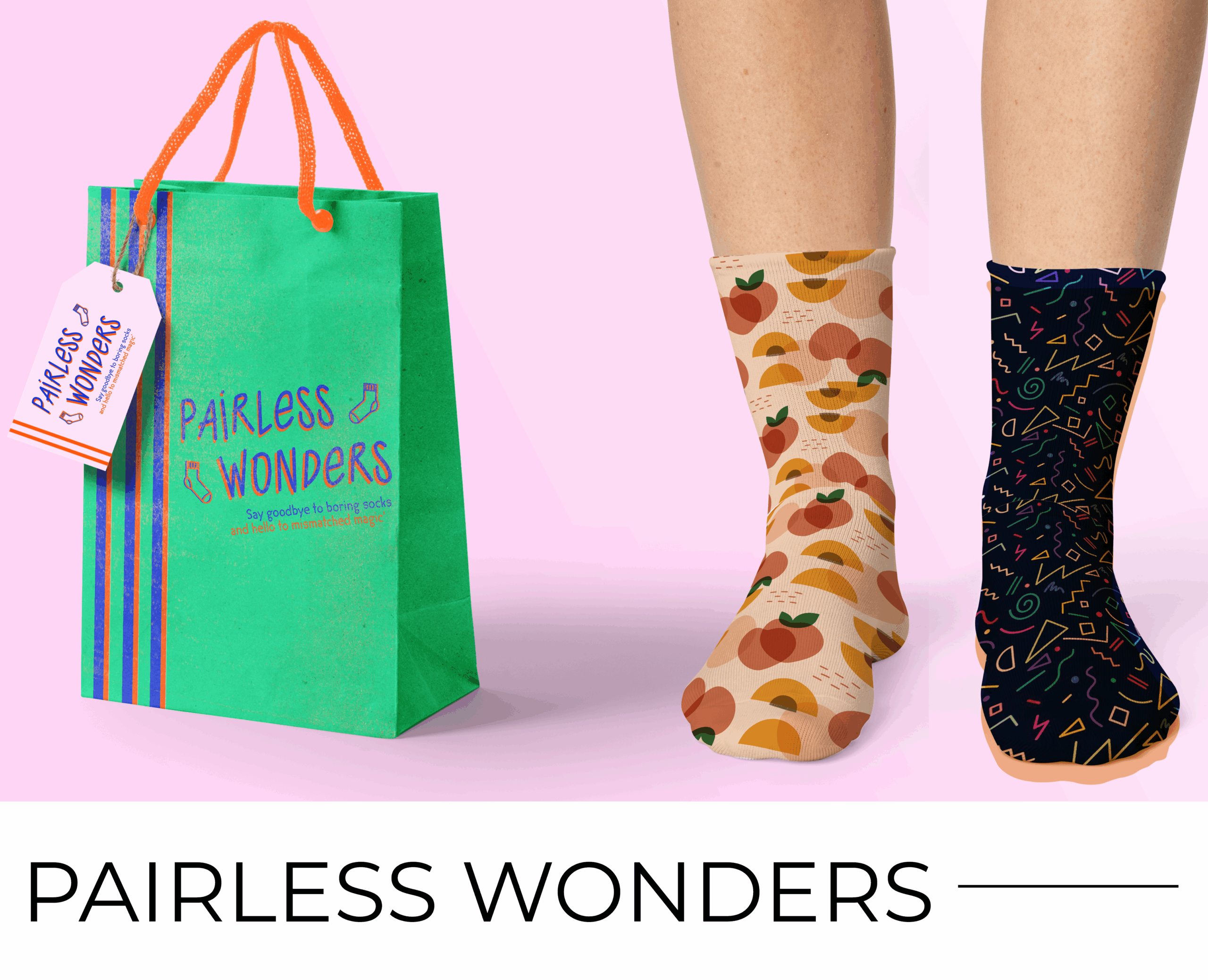 On voit un sac avec deux pieds qui portent des chaussettes aux motifs différents. Il y a écrit "Pairless Wonders, say goodbye to boring socks, and hello to mismatched magic !"